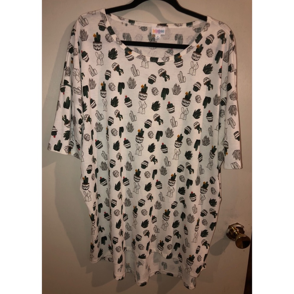 LULAROE cactus t shirt, high/low short sleeve